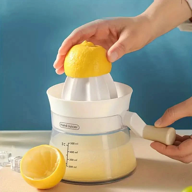 Praktický ručný odšťavovač na ľahké čerstvé šťavy 