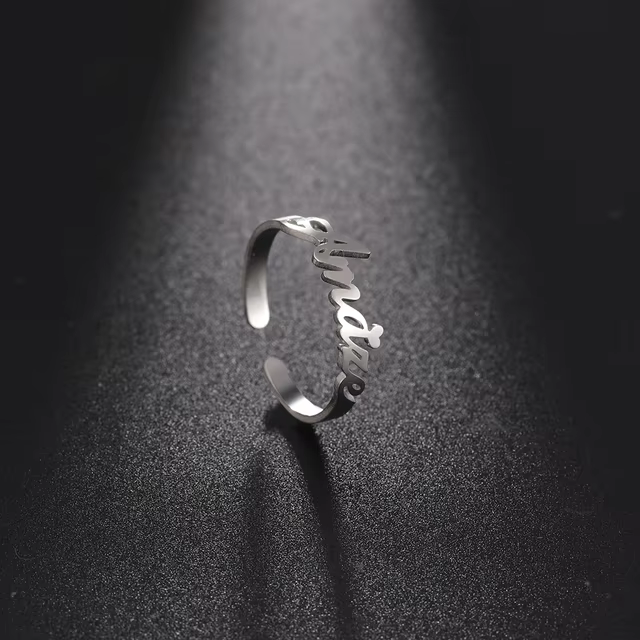 Anillo Personalizado con 1 a 4 Nombres Grabados 